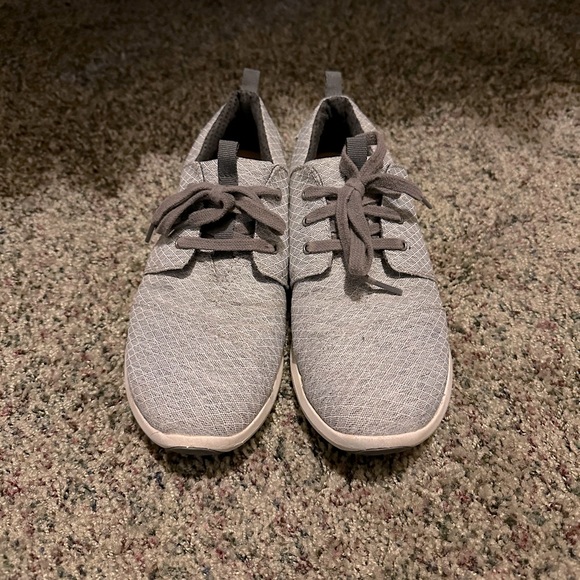 Toms Shoes Toms Tennis Shoe Poshmark